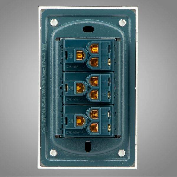 Tres receptáculos sencillos 2P+T - Imagen 2