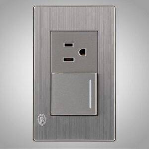 Interruptor conmutador más  receptáculo sencillo 2P + T